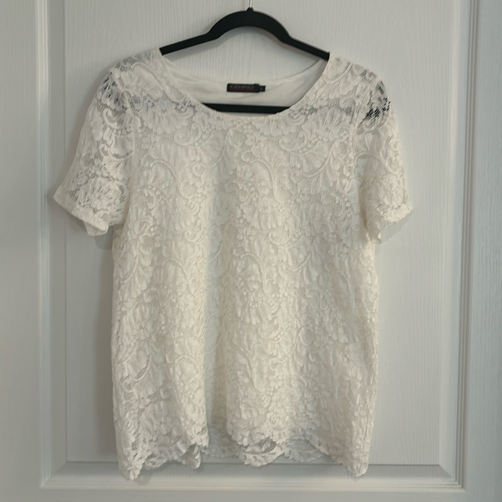 Short sleeve lace blouse